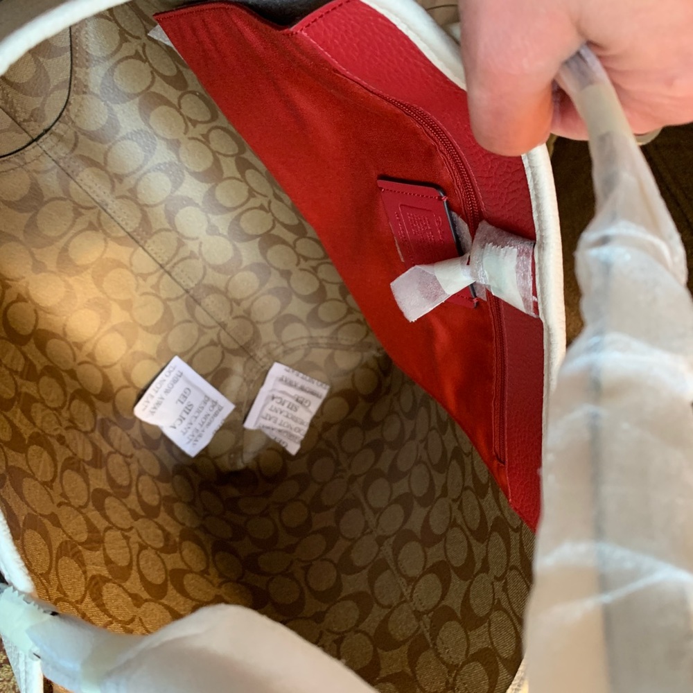 RARE🔥Authentic COACH leather/signature coated canvas Cruella snap magnet tote - Picture 6 of 11